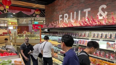 商談会参加企業様との座談会および市場視察を実施